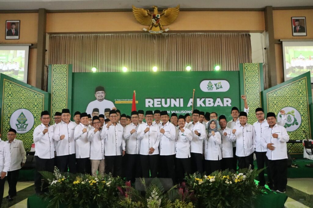Ratusan Alumni Jadi Saksi Pengukuhan Pengurus Kalam Walisongo Periode 2022-2027 Ratusan Alumni Jadi Saksi Pengukuhan Pengurus Kalam Walisongo Periode 2022-2027