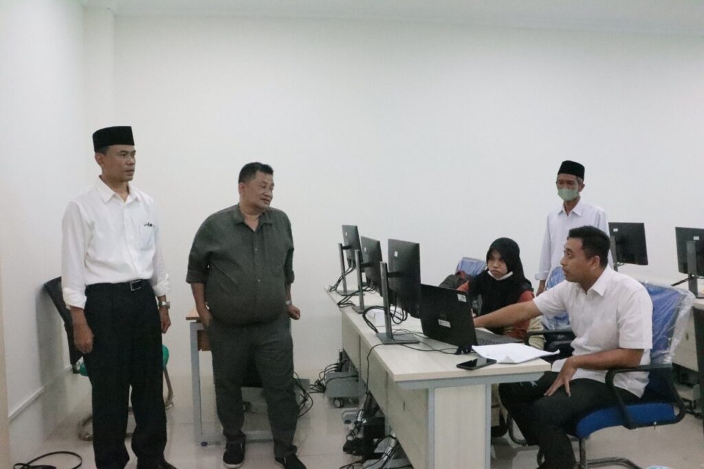 UIN Walisongo Fasilitasi Peserta Difabel Saat UM-PTKIN 2022 UIN Walisongo Fasilitasi Peserta Difabel Saat UM-PTKIN 2022