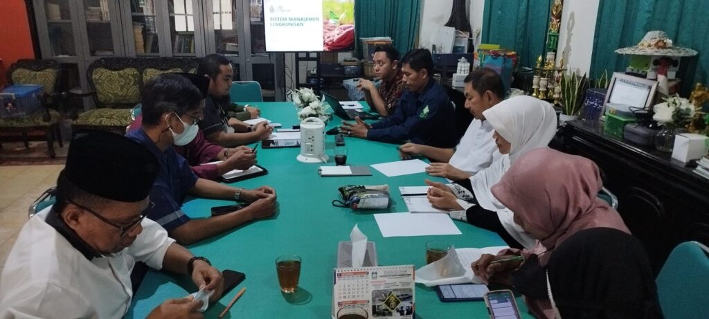 Dukung Penerapan Pesantren Ramah Lingkungan, Dosen UIN Walisongo Beri Pelatihan Sistem Manajemen Lingkungan