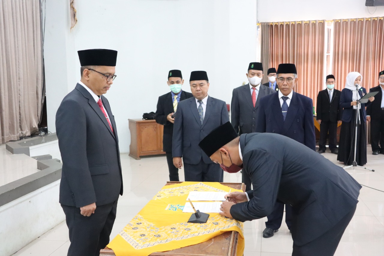 Rektor Lantik 39 Pejabat Fungsional di Lingkungan UIN Walisongo