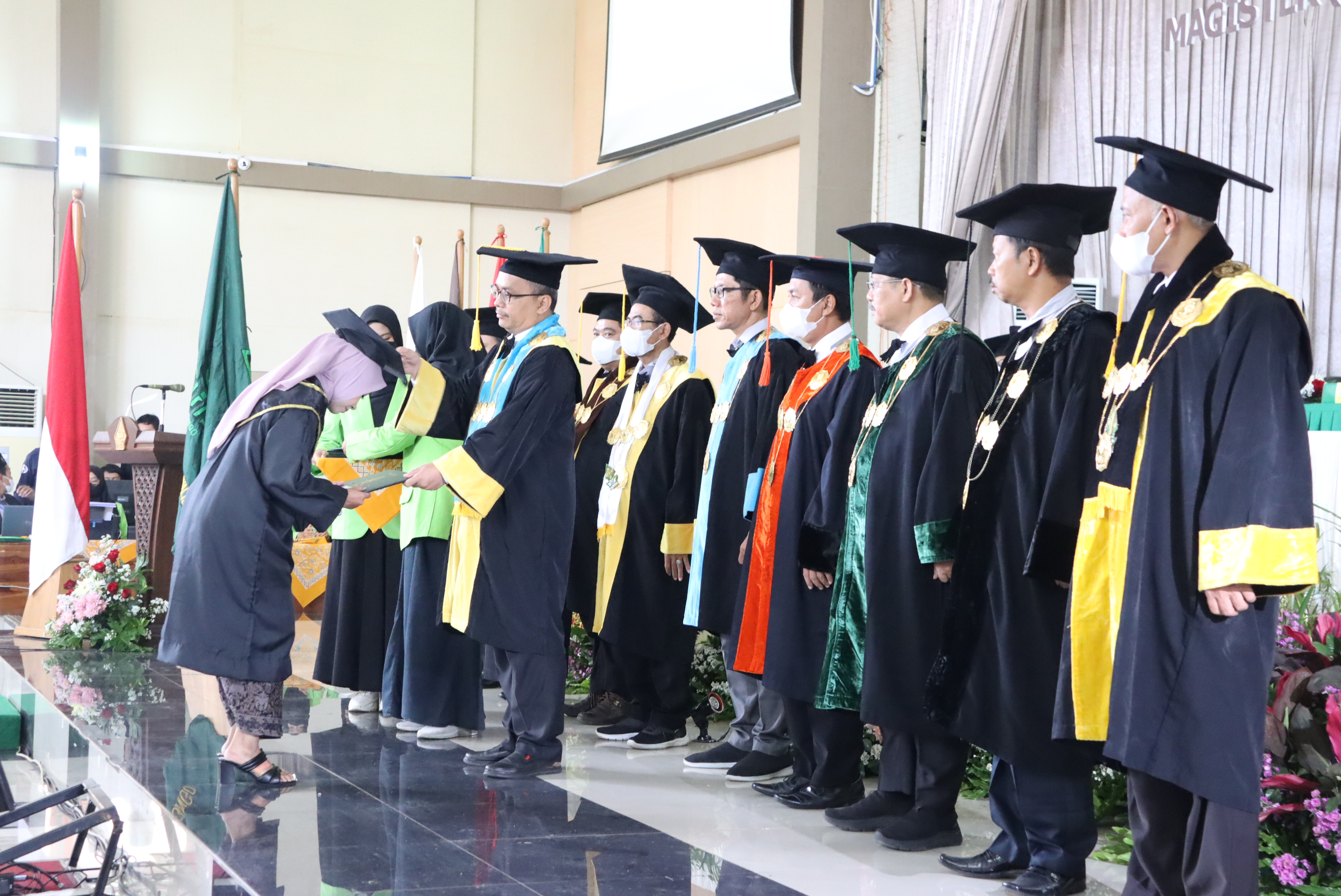 Wisuda 609 Mahasiswa, Rektor Minta Alumni Kompetitif dan Akseleratif