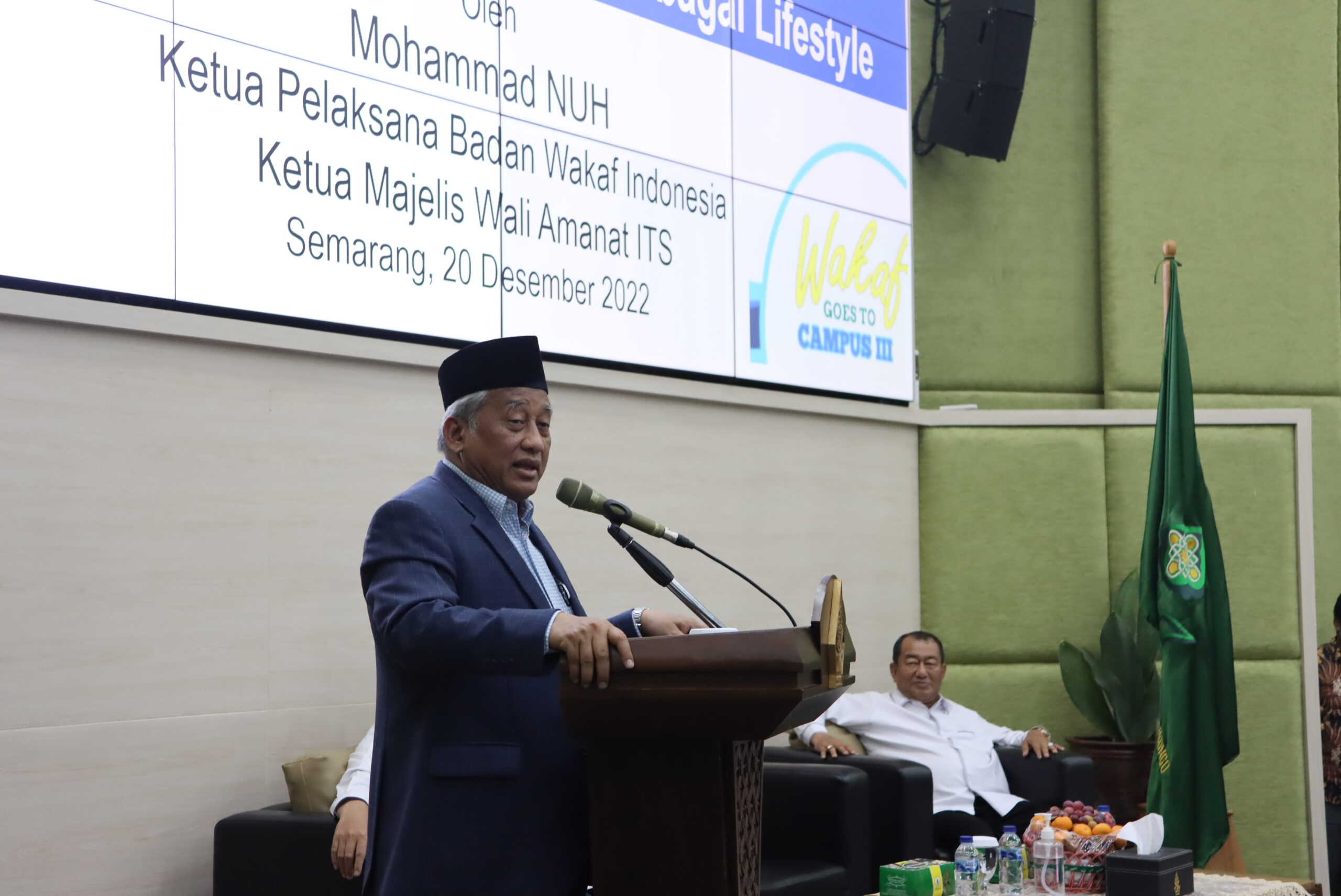 Prof Mumammad NUH Isi Kuliah Umum Literasi Wakaf di UIN Walisongo