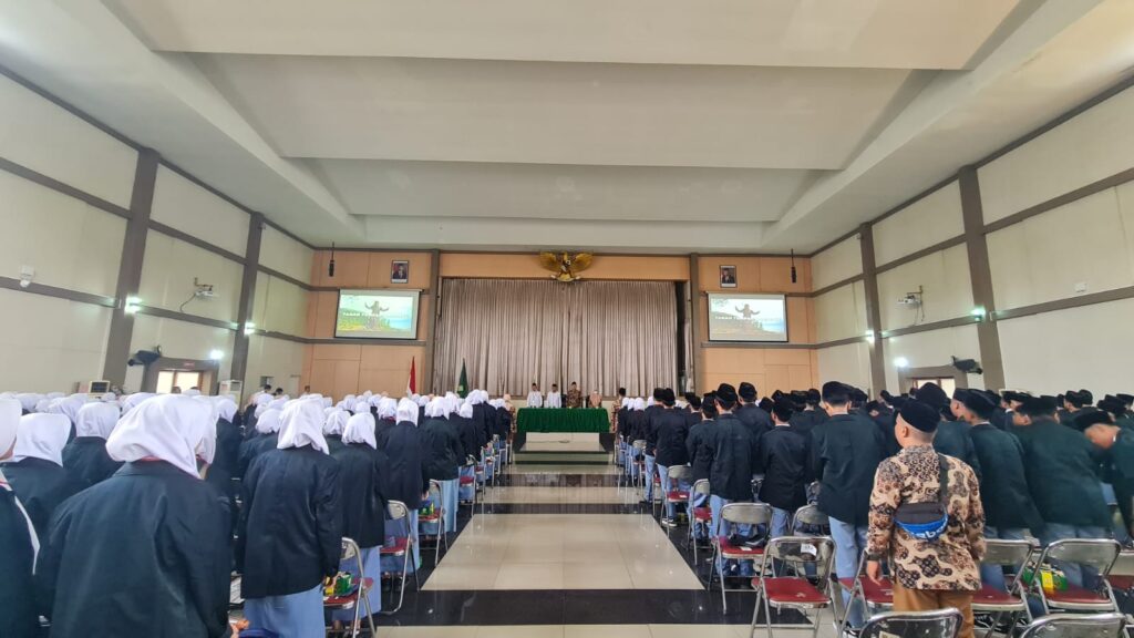 Ratusan Siswa MANU Nurul Ulum Jekulo Kudus Terima Sosialisasi Akademik PMB 2023