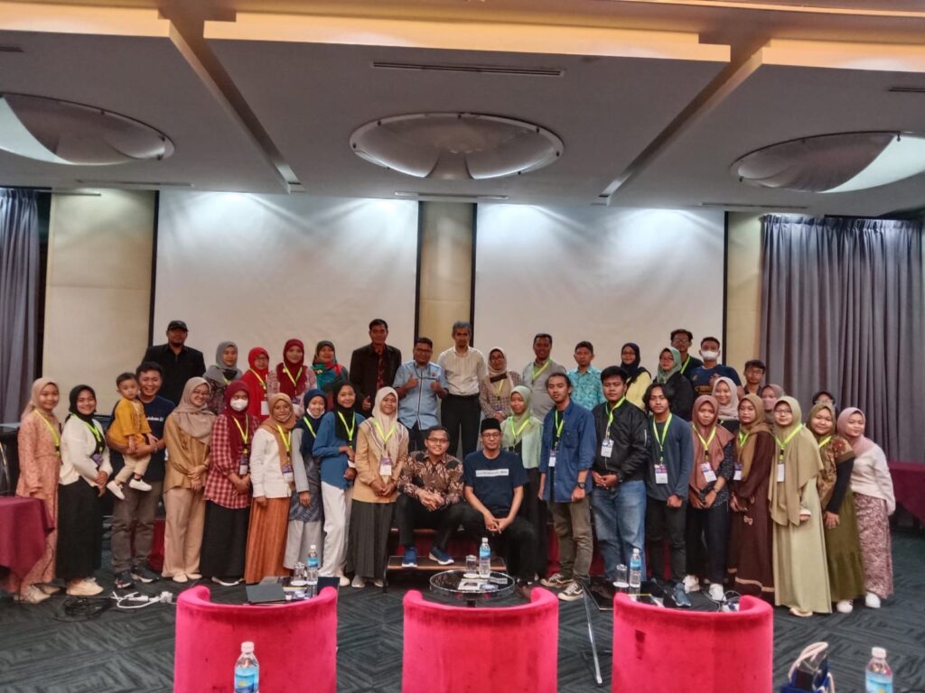 Bahas Perkembangan Dunia Astronomi, Mahasiswa UIN Walisongo Kunjungi Baitul Hilal Telok Kemang