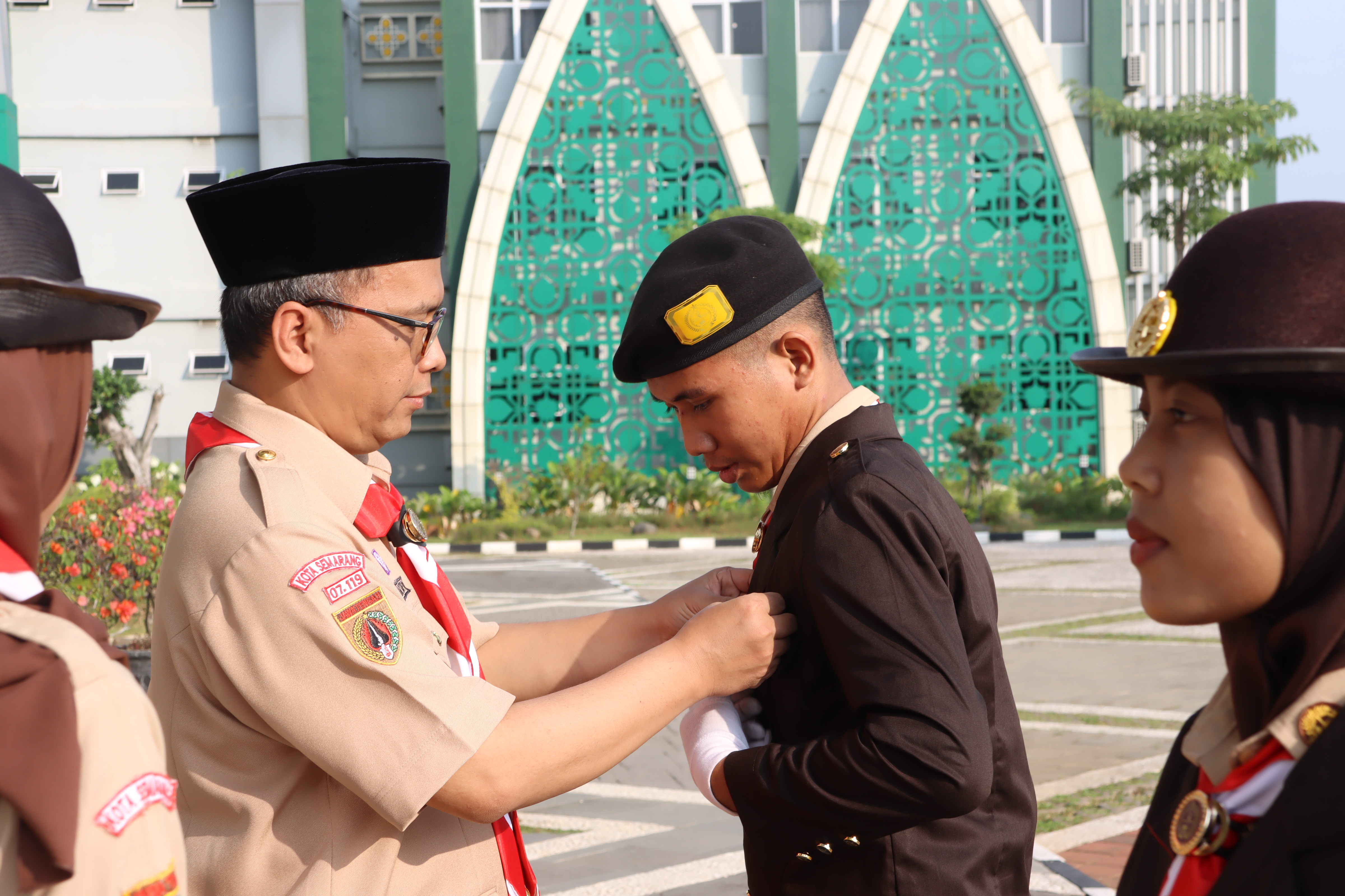 Lepas Kontingen PWN 2023, Rektor : Jaga Spirit Moderasi Walisongo