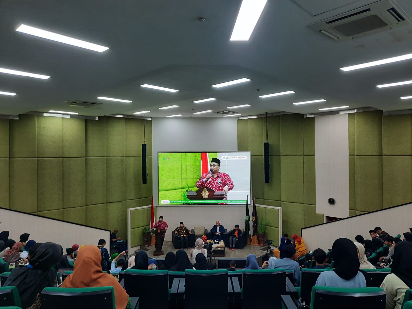 Tingkatkan Kesadaran Peduli Lingkungan, FDK UIN Walisongo Gandeng Telkomsel Gelar Seminar Nasional ESG