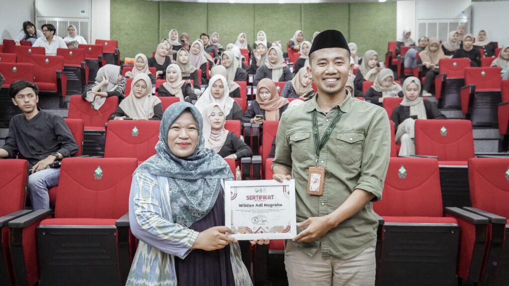 OPREC II Hadir Kembali, Praktisi Ajak Mahasiswa KPI UIN Walisongo Belajar Hadapi Krisis dan Membuat Kampanye PR OPREC II Hadir Kembali, Praktisi Ajak Mahasiswa KPI UIN Walisongo Belajar Hadapi Krisis dan Membuat Kampanye PR