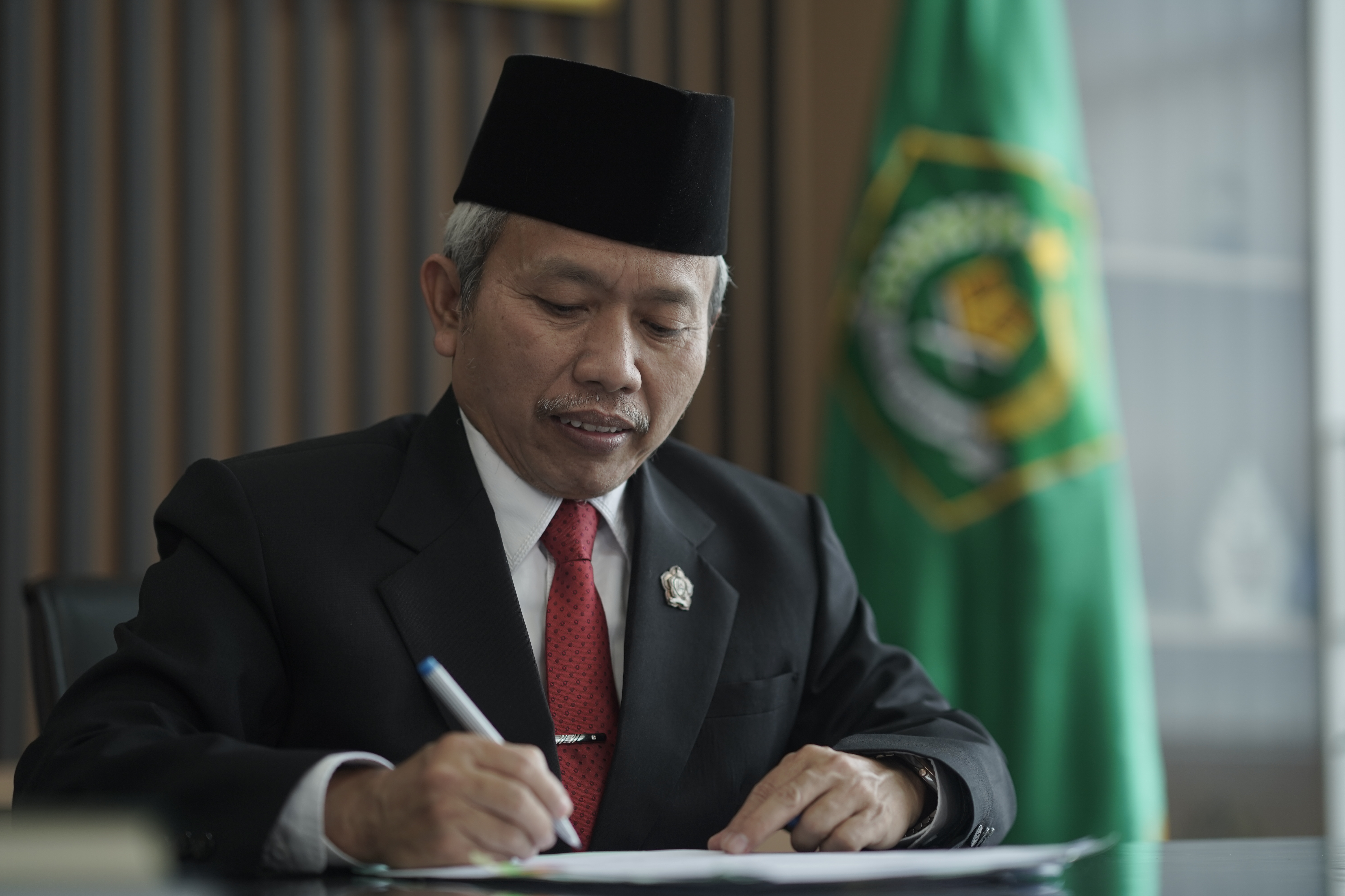 Menteri Agama Tunjuk Prof. Dr. Nizar, M.Ag. Menjadi Plt. Rektor UIN Walisongo