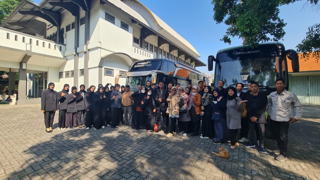 Resmi Diberangkatkan, Kontingen UIN Walisongo Bawa Misi Sabet Medali Sebanyak-banyaknya