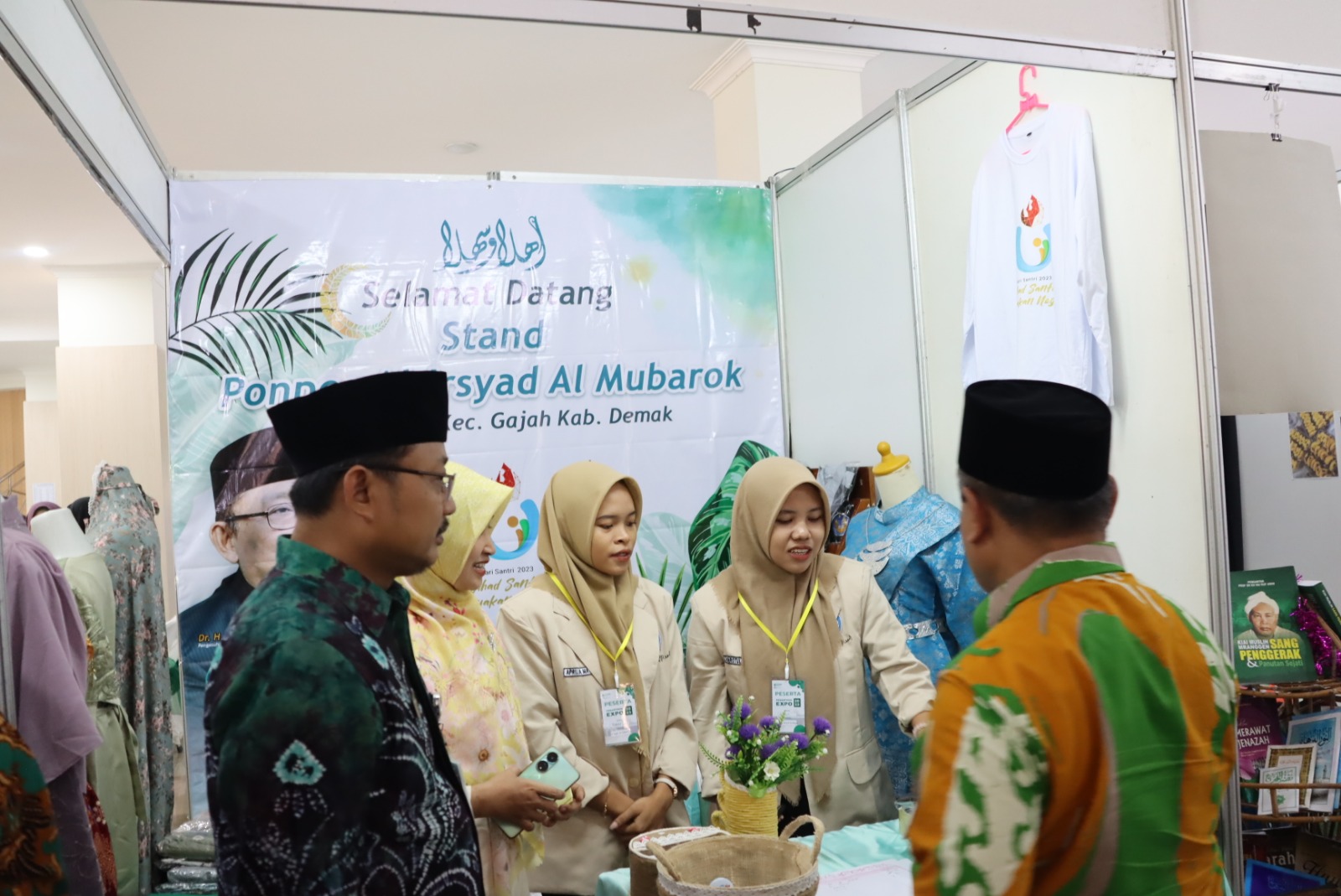 Semarak Hari Santri, UIN Walisongo Gelar Expo Kemandirian Pesantren dan Pameran Dokumentasi Komite HIJAZ 