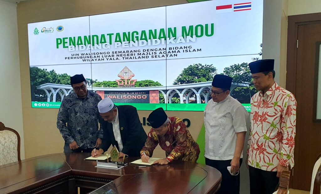 Perkuat Kerjasama Internasional di bidang pendidikan, UIN Walisongo teken MoU dengan Majlis Agama Islam Yala, Thailand Selatan Perkuat Kerjasama Internasional di bidang pendidikan, UIN Walisongo teken MoU dengan Majlis Agama Islam Yala, Thailand Selatan