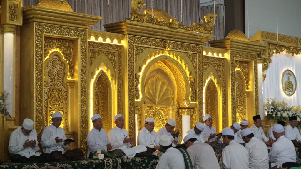 Buka Rangkaian Dies Natalis, UIN Walisongo Berdzikir di Hadiri Ribuan Jamaah