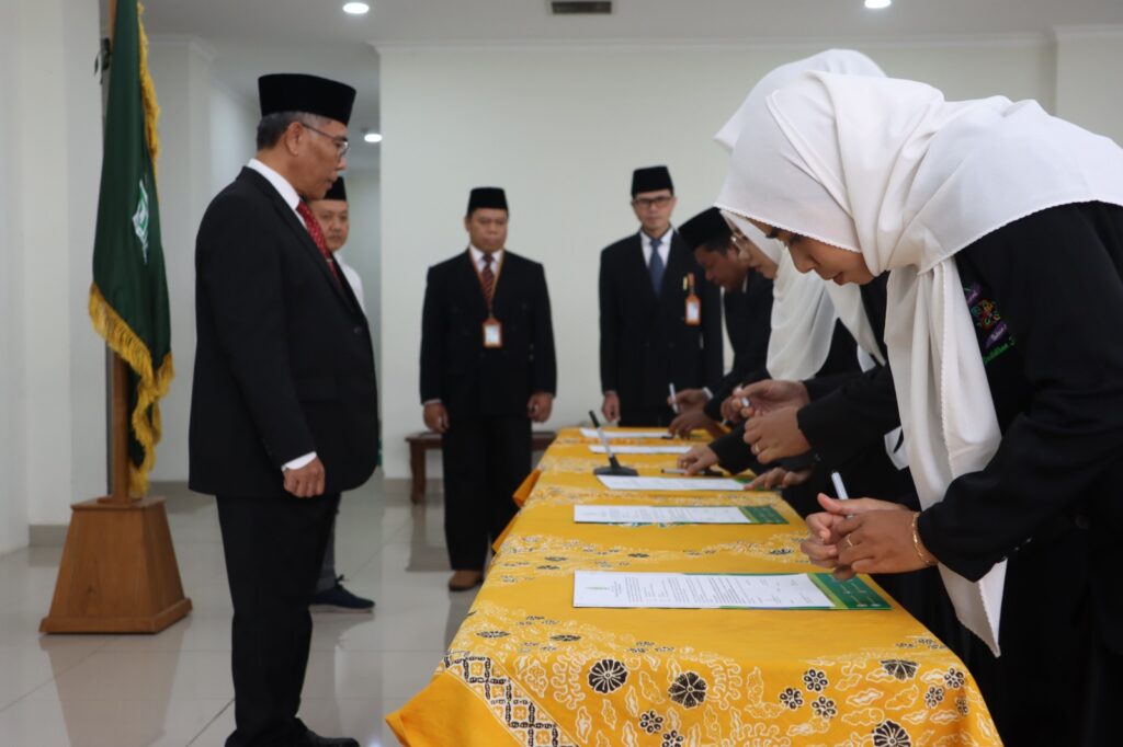 Semangat Baru, UIN Walisongo Lantik Kabag dan Asisten Ahli Semangat Baru, UIN Walisongo Lantik Kabag dan Asisten Ahli