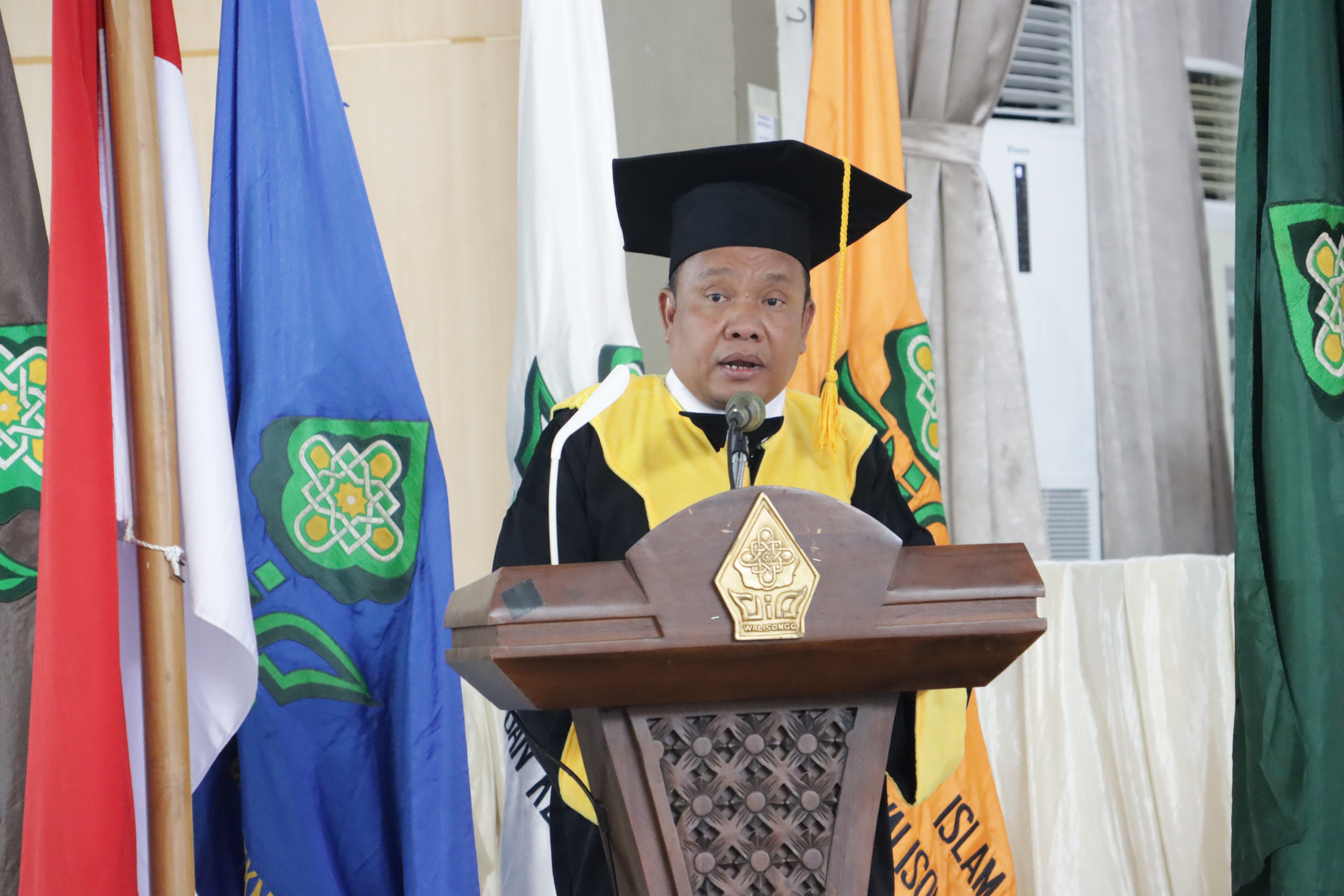 Sang Empu Ilmu Falak: Prof. Ahmad Izzuddin Resmi Dikukuhkan Sebagai Guru Besar