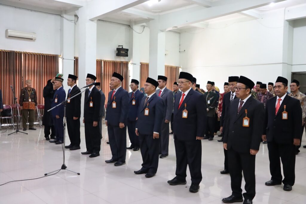 Rektor Lantik Pejabat di UIN Walisongo, Super Team Siap Bekerjasama dan Bekerja Bersama Rektor Lantik Pejabat di UIN Walisongo, Super Team Siap Bekerjasama dan Bekerja Bersama