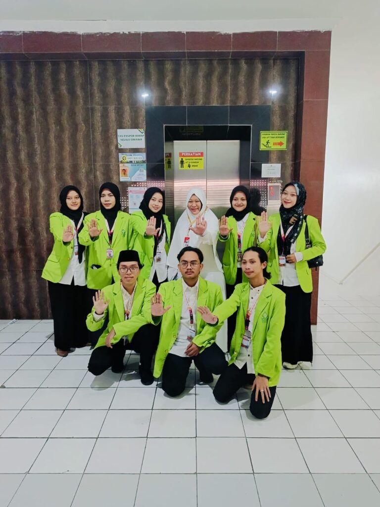 Mahasiswa MHU FDK UIN Walisongo Sigap Layani Jamaah Haji 2024 Mahasiswa MHU FDK UIN Walisongo Sigap Layani Jamaah Haji 2024