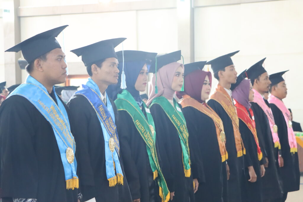 Apresiasi Wisudawan Terbaik, UIN Walisongo Berikan Beasiswa Studi Lanjut Apresiasi Wisudawan Terbaik, UIN Walisongo Berikan Beasiswa Studi Lanjut