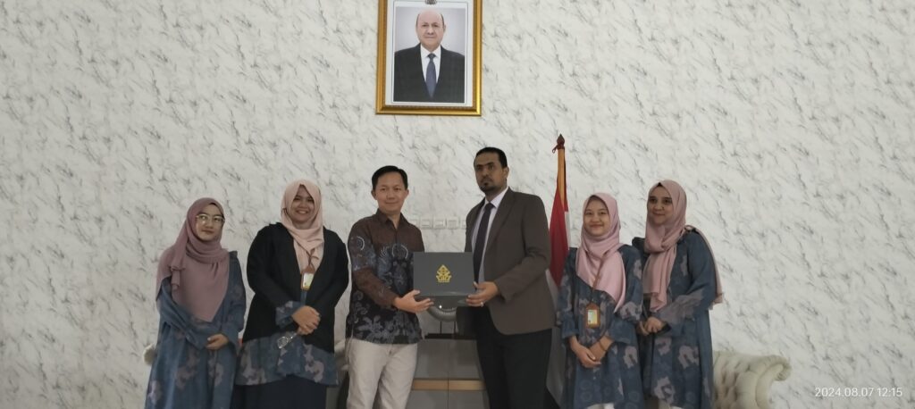 International Office UIN Walisongo melakukan Kunjungan Ke Kedutaan Besar Inggris, Kamboja, dan Yaman International Office UIN Walisongo melakukan Kunjungan Ke Kedutaan Besar Inggris, Kamboja, dan Yaman