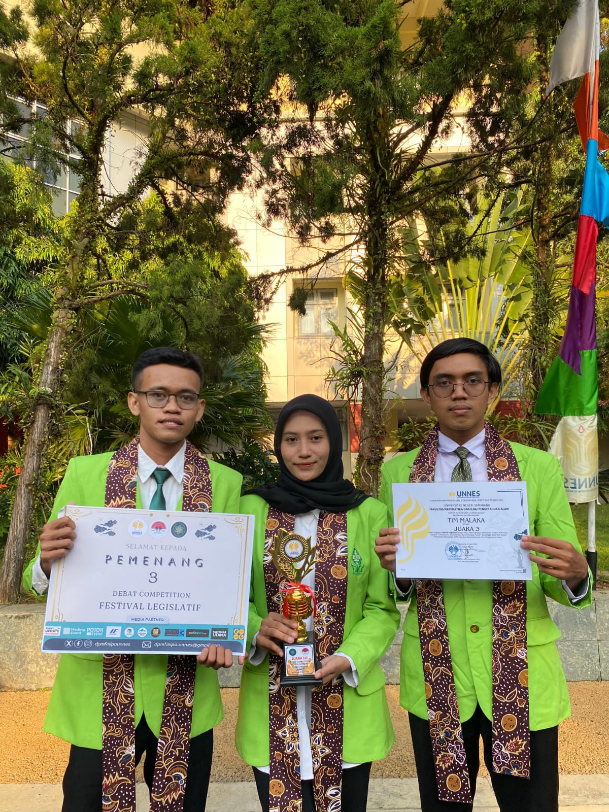 Mahasiswa UIN Walisongo Sabet Juara III dalam Lomba Debat Festival Legislatif: Mengukuhkan Semangat Demokrasi