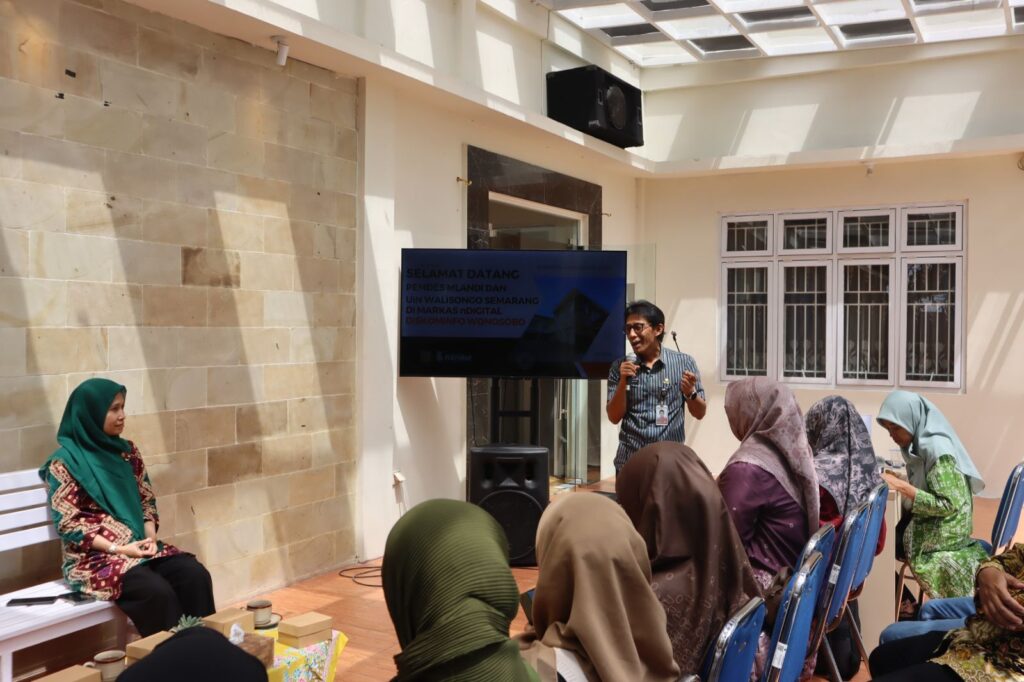 Mlandi Goes To Diskominfo, Sinergi UIN Walisongo dan Pemerintah Wujudkan Literasi Digital Mlandi Goes To Diskominfo, Sinergi UIN Walisongo dan Pemerintah Wujudkan Literasi Digital