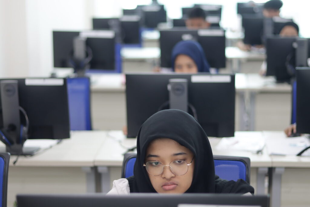 1.167 Calon Mahasiswa UIN Walisongo Ikuti UJM 2025