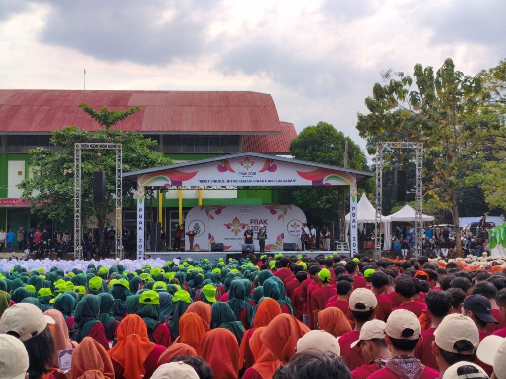 Launching Buku Karya Mahasiswa Baru 2025, WR 3: Pentingnya Menulis bagi Peneliti Handal