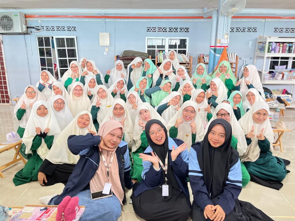 Mahasiswa KKN MMK Internasional UIN Walisongo Hidupkan Semangat Belajar Agama dan Bahasa Arab di Maahad Tahfiz Al Husni, Malaysia