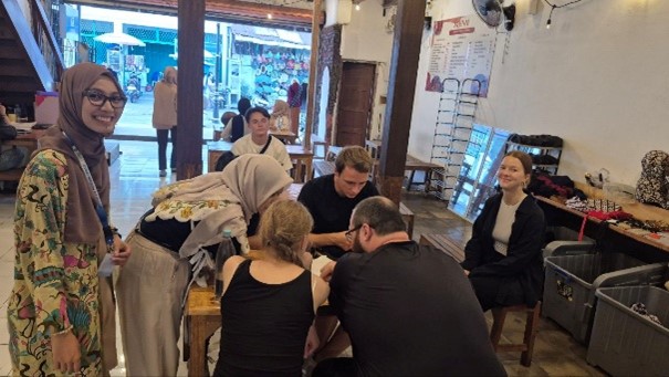 UIN Walisongo Semarang Sambut Delegasi Humboldt University Berlin: Perkuat Jembatan Akademik dan Budaya Antarbangsa UIN Walisongo Semarang Sambut Delegasi Humboldt University Berlin: Perkuat Jembatan Akademik dan Budaya Antarbangsa