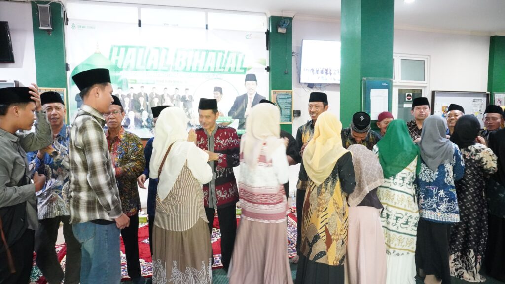 Rajut Harmoni Lintas Generasi, Halalbihalal FTIK UIN Walisongo Hadirkan Para Dekan Pendahulu Rajut Harmoni Lintas Generasi, Halalbihalal FTIK UIN Walisongo Hadirkan Para Dekan Pendahulu