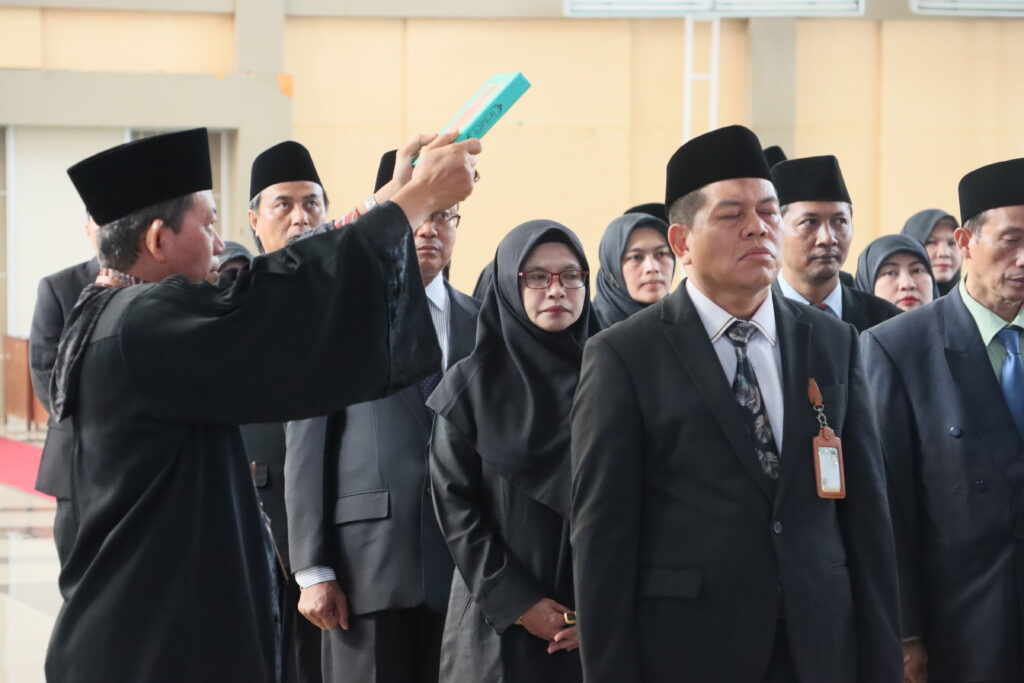 Rektor UIN Walisongo Dorong Kepemimpinan Responsif dan Berintegritas di Level Middle Management Rektor UIN Walisongo Dorong Kepemimpinan Responsif dan Berintegritas di Level Middle Management