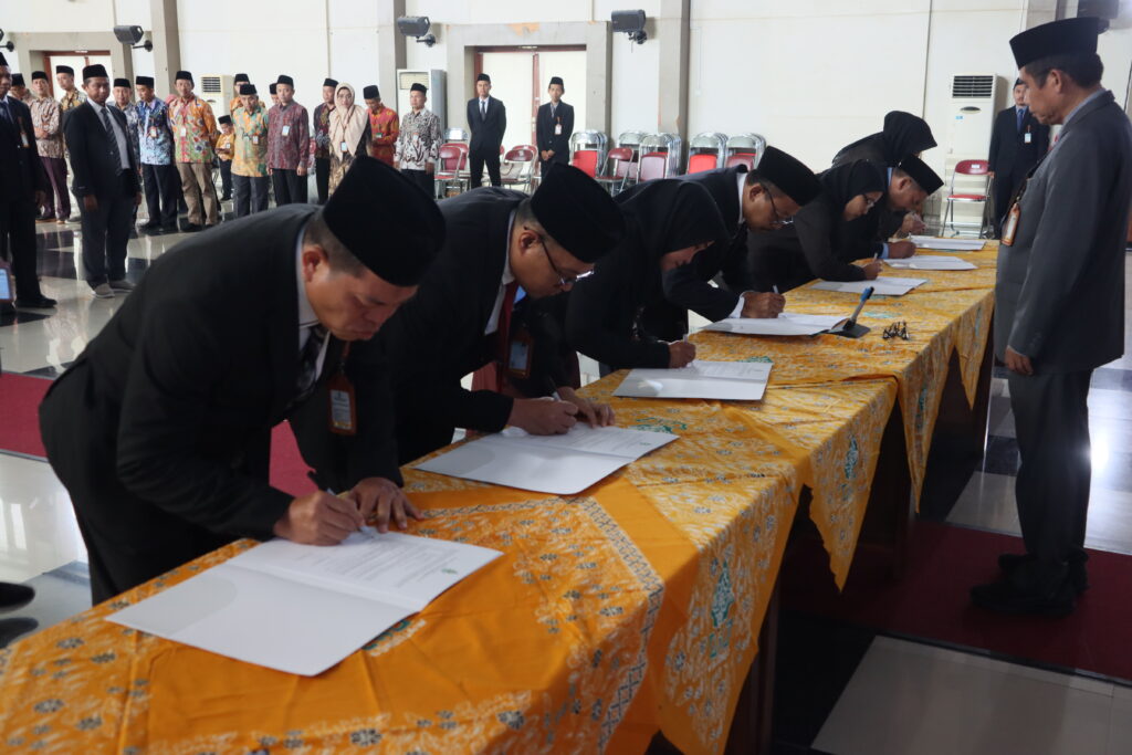 UIN Walisongo Lantik Pejabat Baru, Perkuat Tata Kelola Kelembagaan UIN Walisongo Lantik Pejabat Baru, Perkuat Tata Kelola Kelembagaan