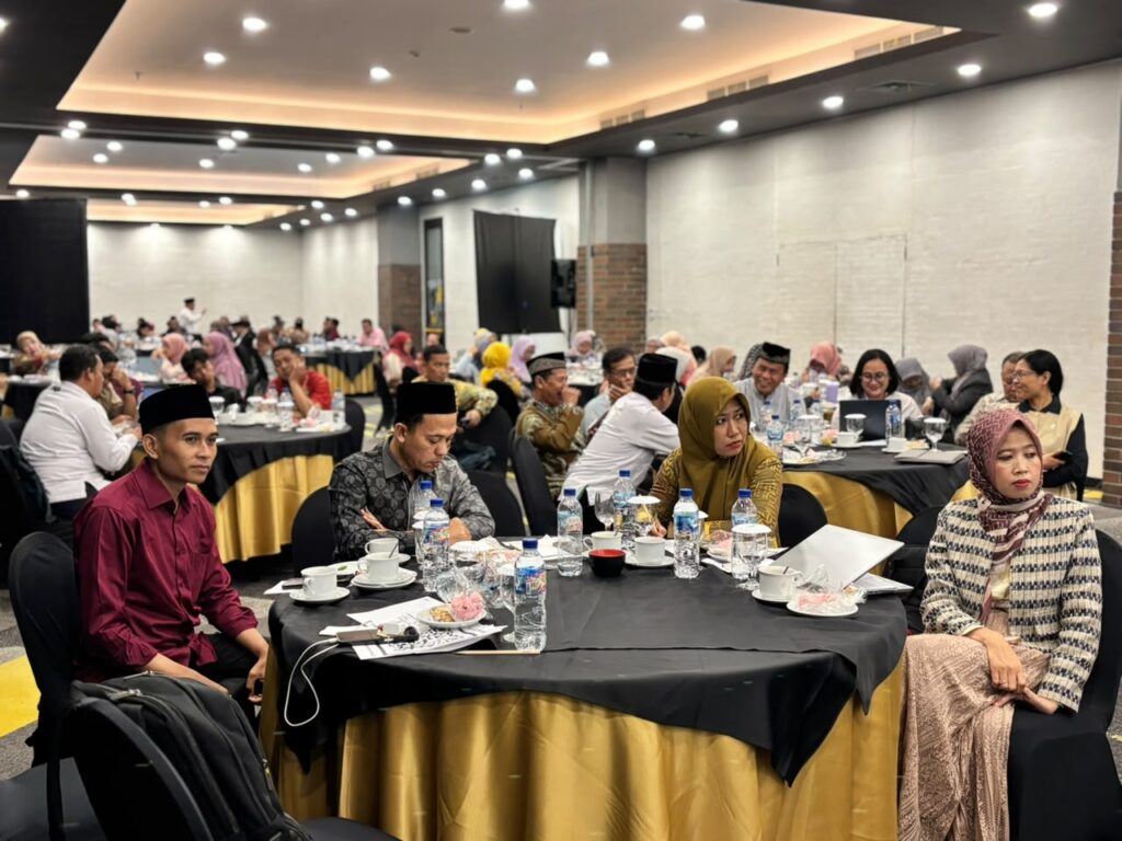 Guest Speaker BI, Rektor UIN Walisongo Tekankan Keseimbangan Syariah Guest Speaker BI, Rektor UIN Walisongo Tekankan Keseimbangan Syariah