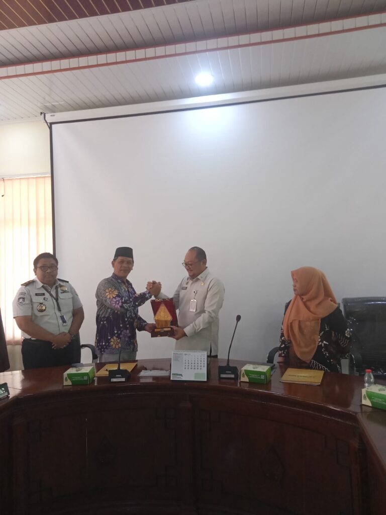 FDK UIN Walisongo Semarang dan Imigrasi Semarang Perkuat Sinergi dan Kolaborasi, Tandatangani Nota Kesepamahaman FDK UIN Walisongo Semarang dan Imigrasi Semarang Perkuat Sinergi dan Kolaborasi, Tandatangani Nota Kesepamahaman