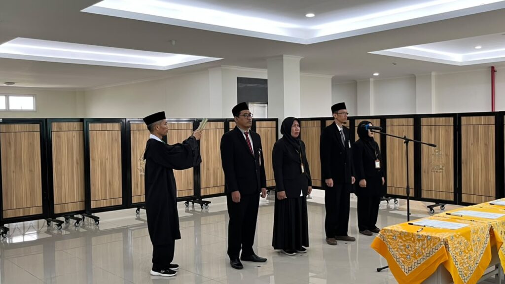 Empat ASN UIN Walisongo Dilantik dalam Jabatan Fungsional, Perkuat Profesionalisme Layanan Kampus