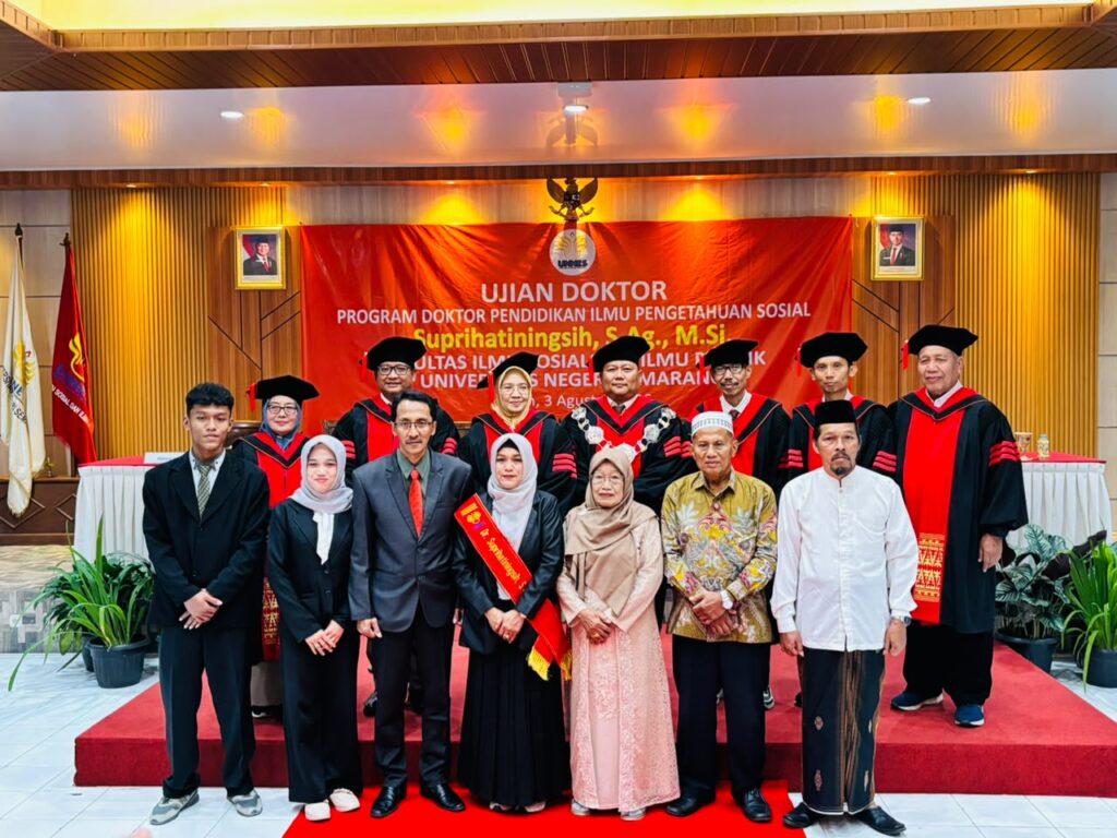 Ukir Prestasi Luar Biasa, Dosen FDK UIN Walisongo Raih Gelar Doktor IPK Sempurna 4,00 di UNNES
