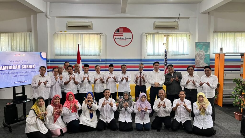 21 Tahun American Corner Semarang: Merawat Kolaborasi, Mengukir Jejak Pembelajaran 21 Tahun American Corner Semarang: Merawat Kolaborasi, Mengukir Jejak Pembelajaran