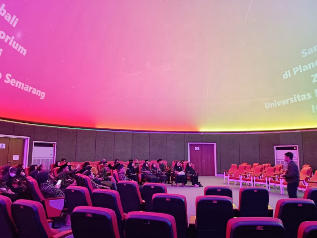 43 Guru BK MA Bojonegoro Jelajahi Planetarium UIN Walisongo, Bawa Pulang Pengalaman Baru untuk Siswa