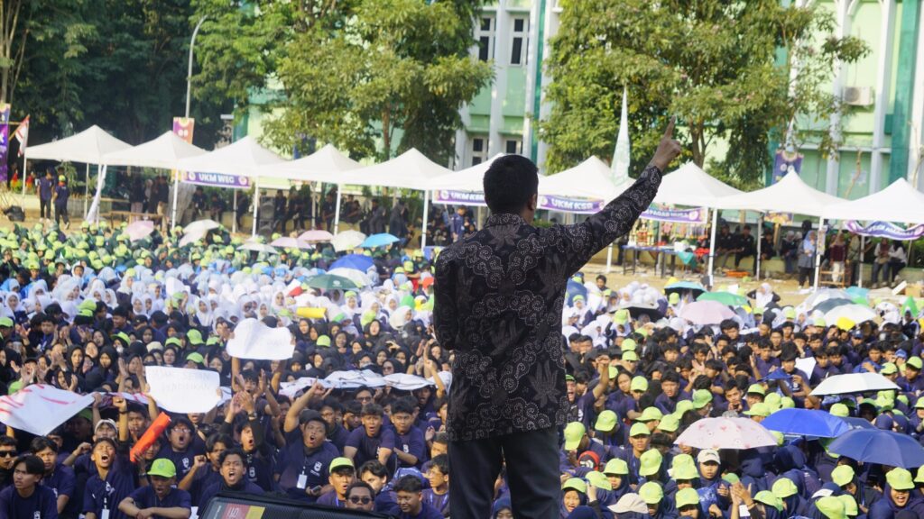 Pesan Menohok Dr. Media Wahyudi Askar Saat Tutup PBAK UIN Walisongo 2026: Bawa Keluh Kesah Rakyat ke Dalam Ruang Kuliah Pesan Menohok Dr. Media Wahyudi Askar Saat Tutup PBAK UIN Walisongo 2026: Bawa Keluh Kesah Rakyat ke Dalam Ruang Kuliah