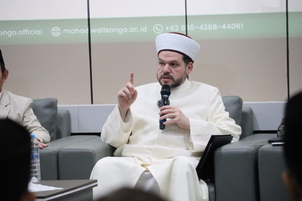 Menjadi Cerdas Tanpa Sombong: Pesan Ulama Hadis Turki bagi Santri Ma’had Al Jami’ah Walisongo Menjadi Cerdas Tanpa Sombong: Pesan Ulama Hadis Turki bagi Santri Ma’had Al Jami’ah Walisongo