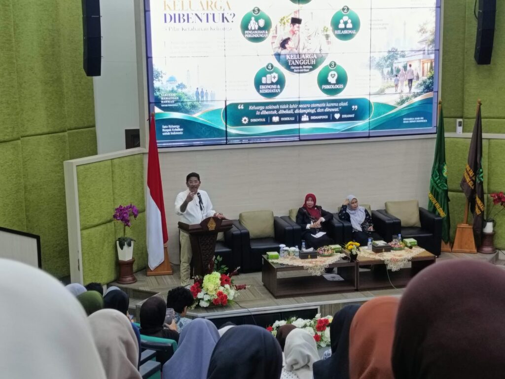 FDK UIN Walisongo Gelar Stadium General Tentang Ketahanan Keluarga Menuju Indonesia Emas 2045 FDK UIN Walisongo Gelar Stadium General Tentang Ketahanan Keluarga Menuju Indonesia Emas 2045
