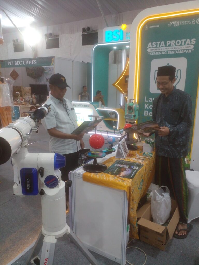 Dari Stand Astronomi ke Pilihan Kuliah: Pengunjung MTQ Tertarik Daftarkan Anaknya ke UIN Walisongo
