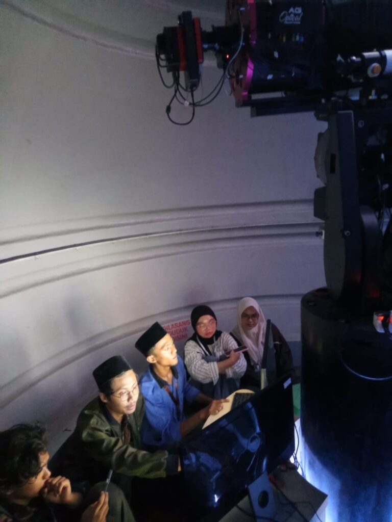 Mahasiswa Ilmu Falak UIN Sunan Ampel Surabaya Kunjungi Planetarium UIN Walisongo