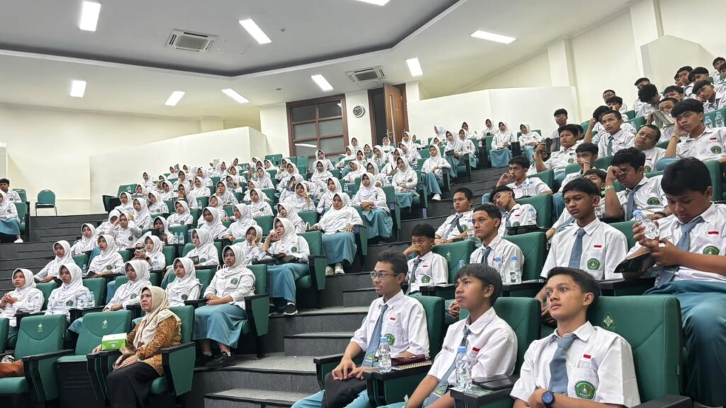 Perluas Wawasan Pendidikan Tinggi, 378 Siswa MAN Salatiga Kunjungi UIN Walisongo